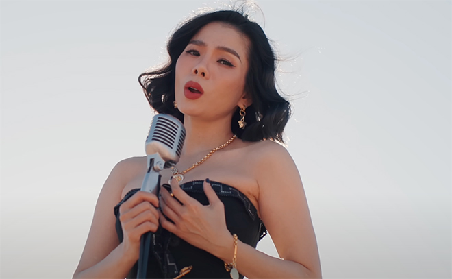 Ca si Le Quyen. Anh trong MV