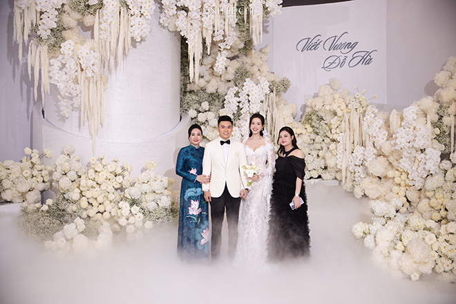 Chu re Viet Vuong luon rang ro chup hinh. Anh: Le Chi Linh