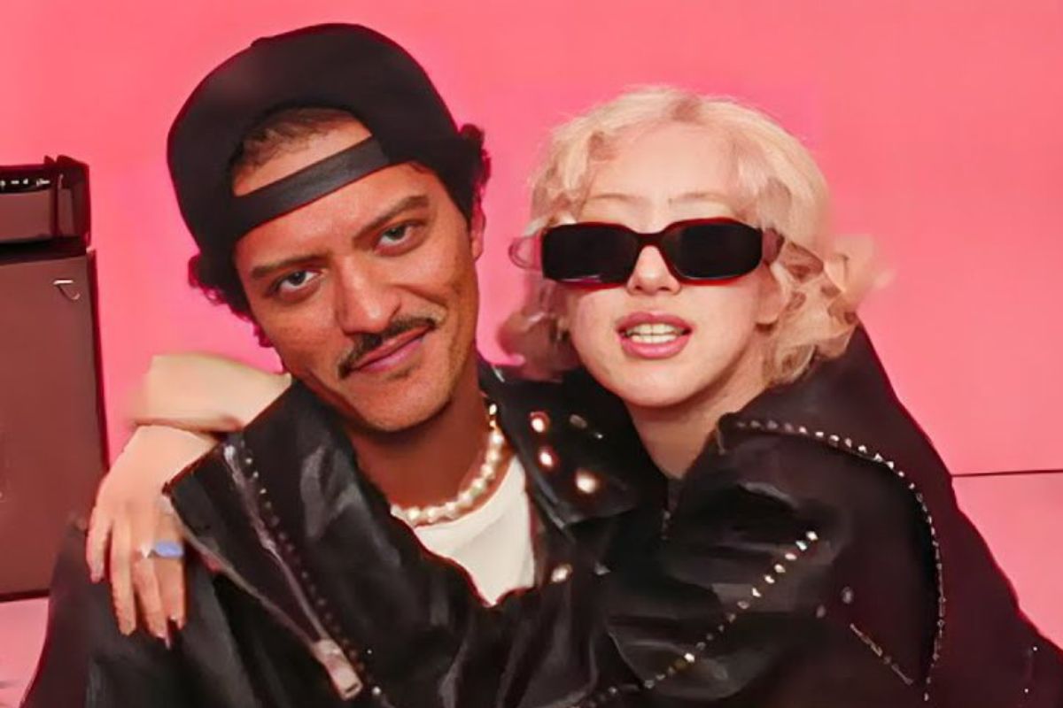 “APT.” cua Rose va Bruno Mars nhan 3 de cu Grammy 2026. Anh: cat tu MV