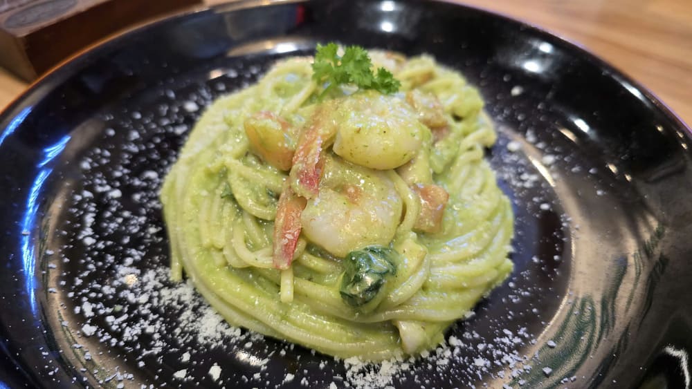 Mi Y tom ap chao sot hung que tay beo ngay doi vi cho bua com dau tuan ban ron. Anh: Tuan Dat