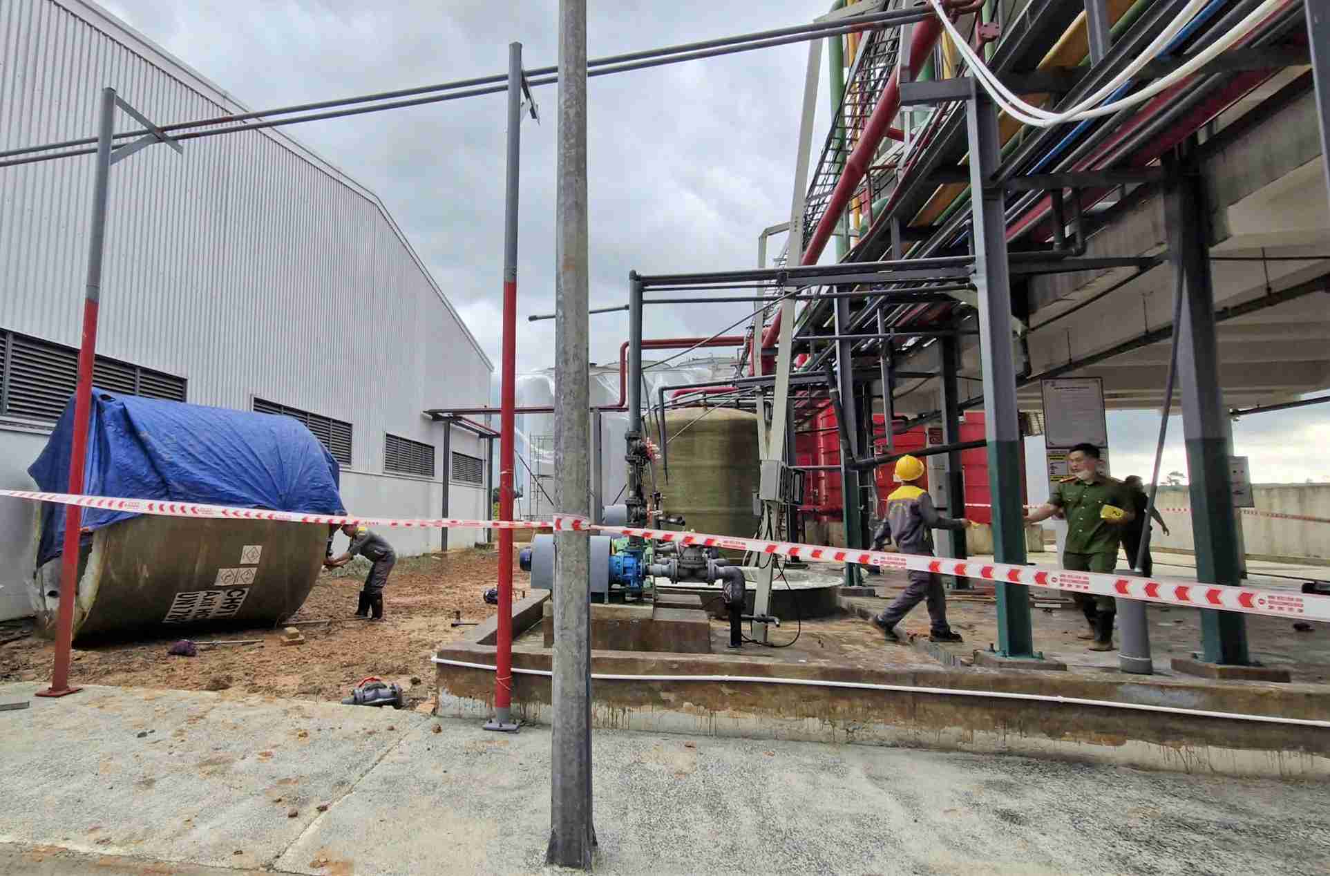 Hiện trường vụ nổ bồn chứa axit tại công ty hóa chất ở Lâm Đồng khiến 2 công nhân tử vong. Ảnh: Phúc Khánh