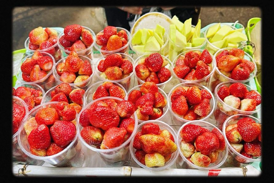 Reasons to add strawberries to your winter diet. Photo: Quynh Anh