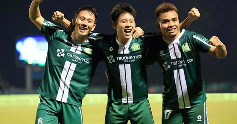 National First Division 2025-2026 standings after round 7