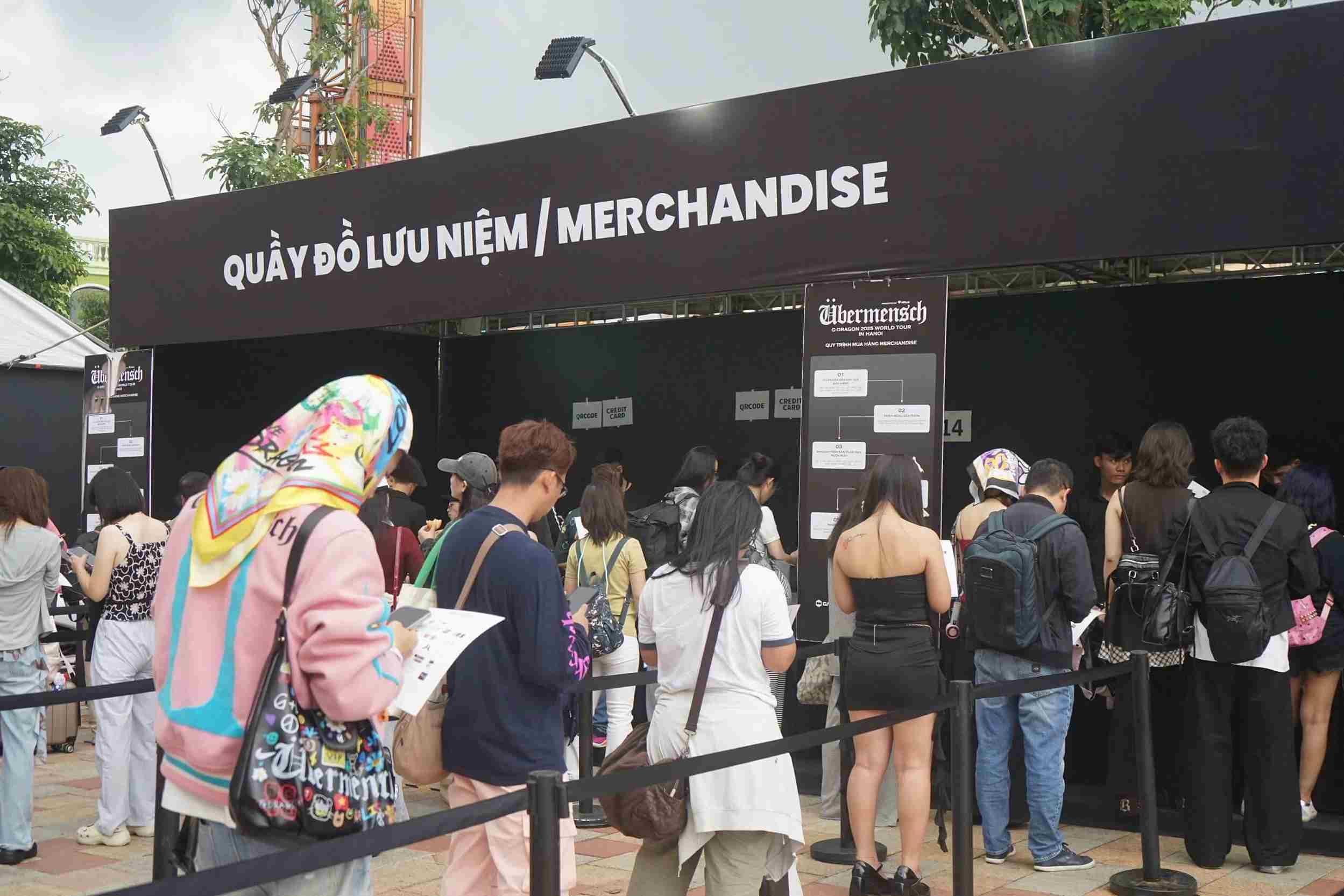 Dem dien thu hai cua G-Dragon van tao suc “nong” voi fan Viet va quoc te. Anh: Le Tuyen