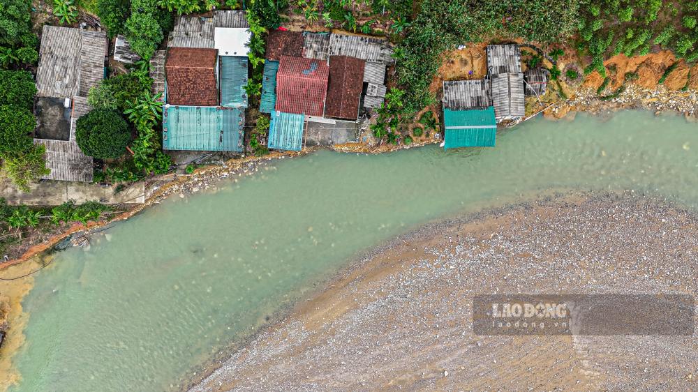 Lanh dao UBND xa Khe Tre cho biet, 