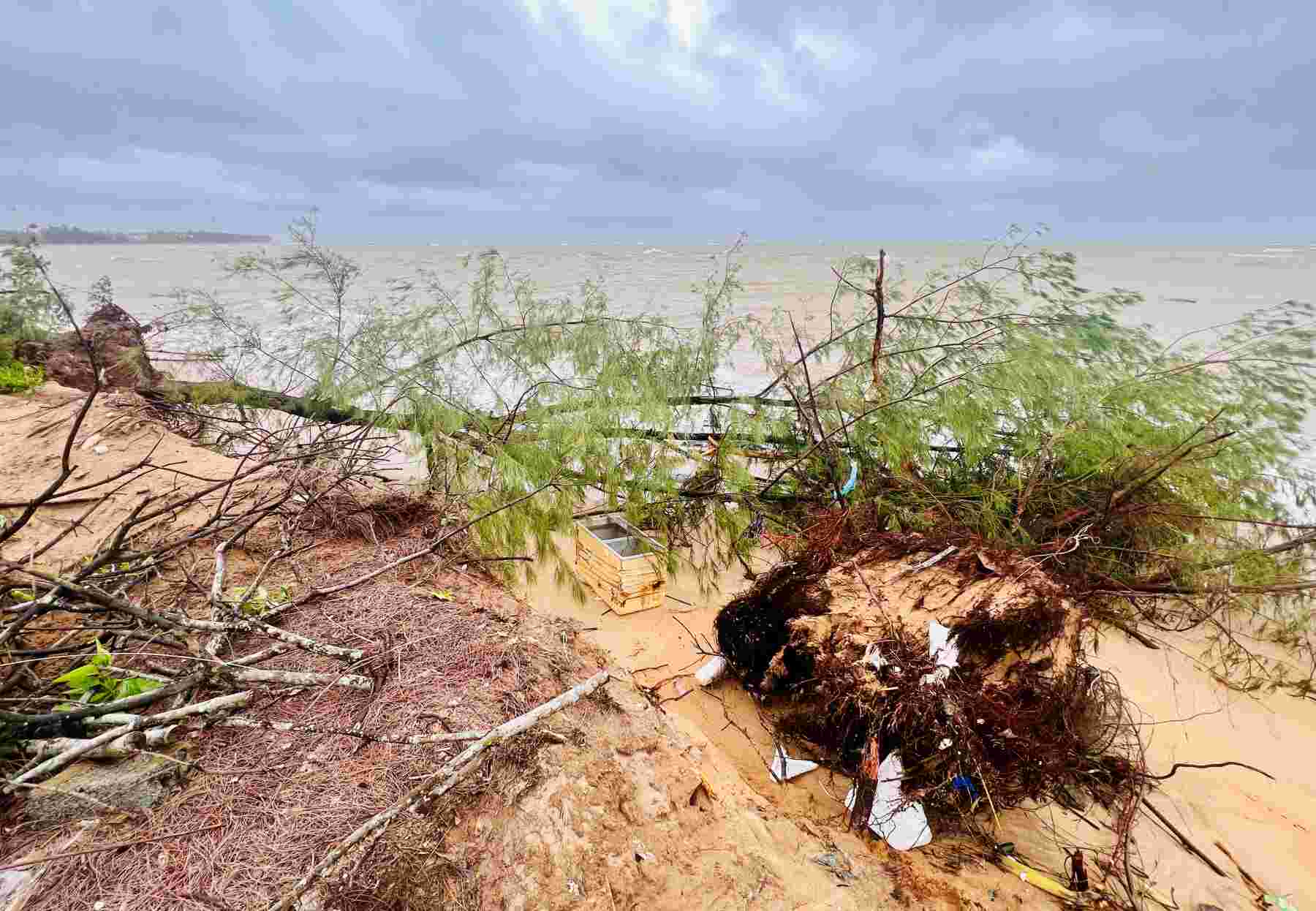 Diem sat lo o Quang Tri sau mua bao. Anh: Cong Sang