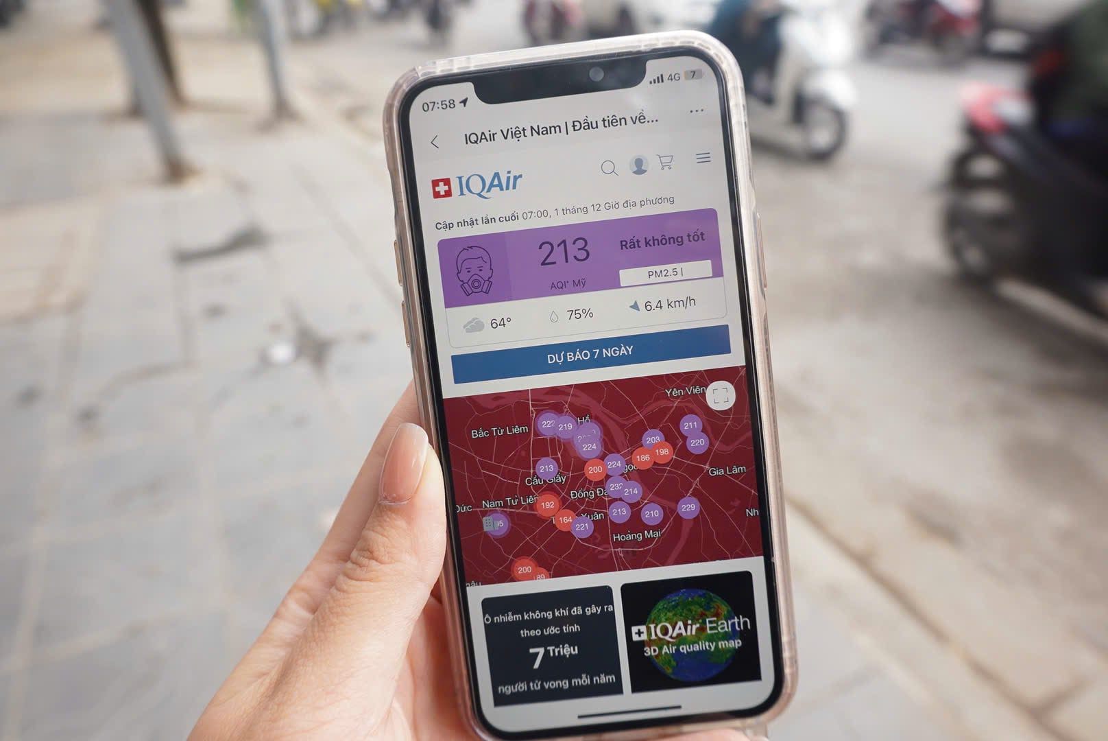 今朝8時のIQAir大気汚染指数測定アプリによると、ハノイはAQI指数が213で、世界で5番目に汚染された都市であり、健康に非常に良くありません.