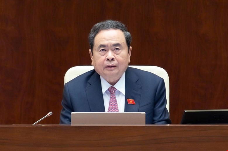 政治委員、チャン・タン・ムン国会議長が会合を運営。写真:Quochoi.vn