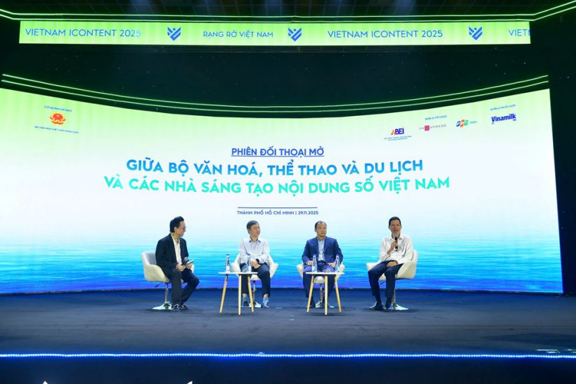 Dialogue Forum between the Ministry of Culture, Sports and Tourism and Vietnamese Digital Content Creators was held on November 29 in Ho Chi Minh City. Photo: Ministry of Culture, Sports and Tourism