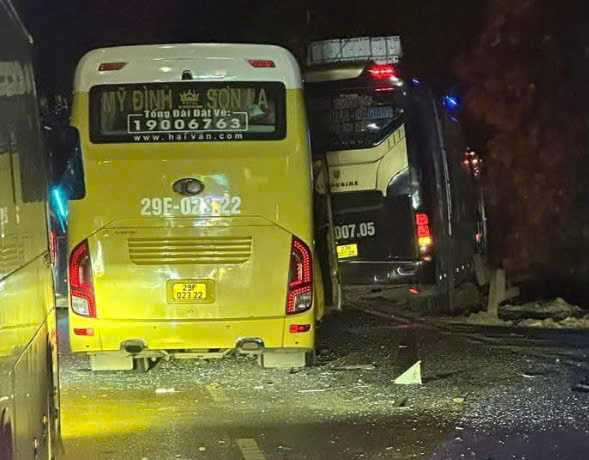 国道6号線での交通事故現場写真:住民提供