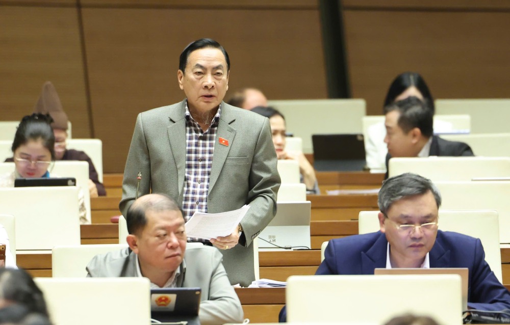 Dai bieu Quoc hoi Pham Van Hoa phat bieu. Anh: Pham Dong