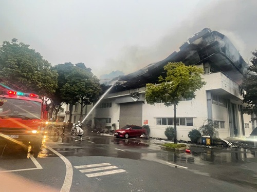 Luc luong chuc nang dap tat nhanh vu chay. Anh: CAHN