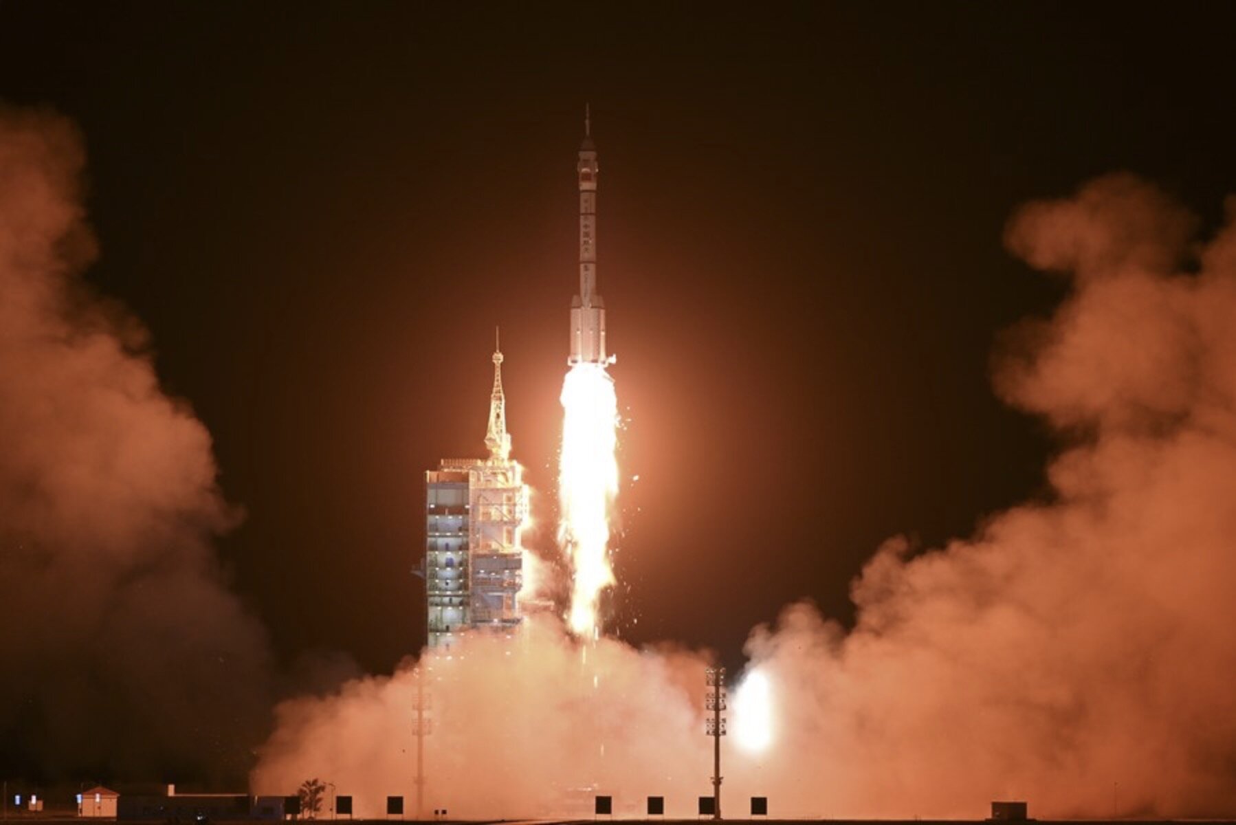 中国の宇宙ミサイル発射。写真:Xinhua