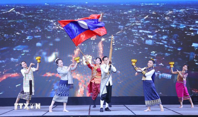 Vietnam considera constantemente las relaciones con Laos una máxima prioridad en su política exterior.