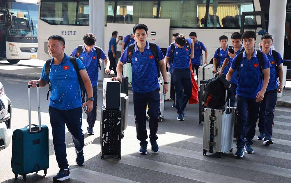 U22 Viet Nam di chuyen sang Thai Lan tu TPHCM. Truoc do, doi da trai qua quang thoi gian tap huan hieu qua o phuong Ba Ria.