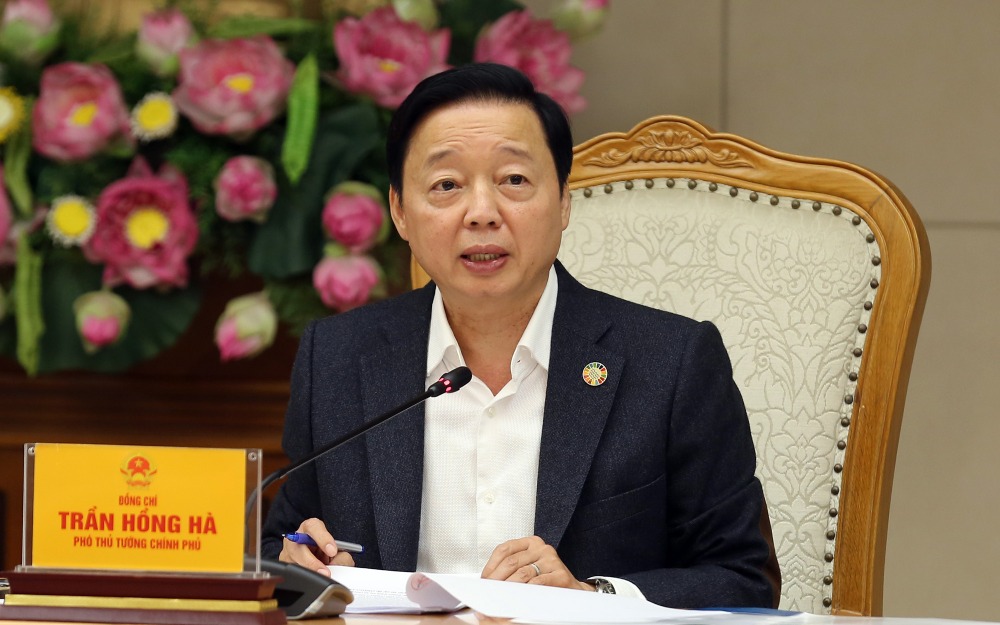 Deputy Prime Minister Tran Hong Ha emphasized that it is necessary to carefully review and select projects and works to organize the inauguration and groundbreaking ceremony, "there is truly a national priority, with economic and social significance". Photo: VGP/Minh Khoi