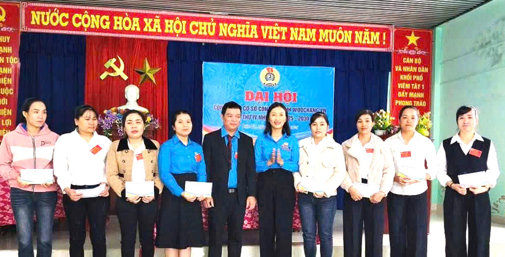 El Sindicato de la comuna de Dien Ban de Da Nang completa el 100% de las asambleas generales y reuniones sindicales de base para el mandato 2025 - 2030. Foto: Sindicato de Dien Ban.