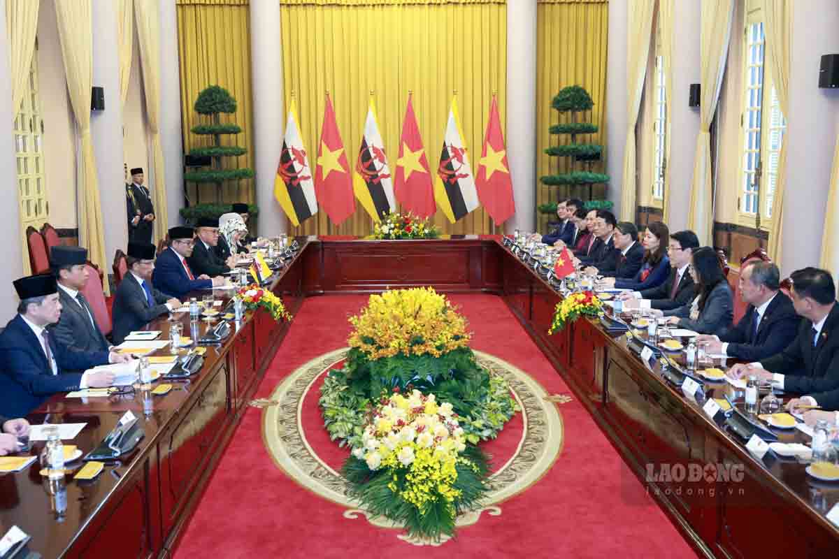 Viet Nam - Brunei da ky ket 3 van kien hop tac  trong cac linh vuc hop tac bien, thuy san va hop tac phong chong IUU nhan chuyen tham cua Quoc vuong. Anh: Hai Nguyen 