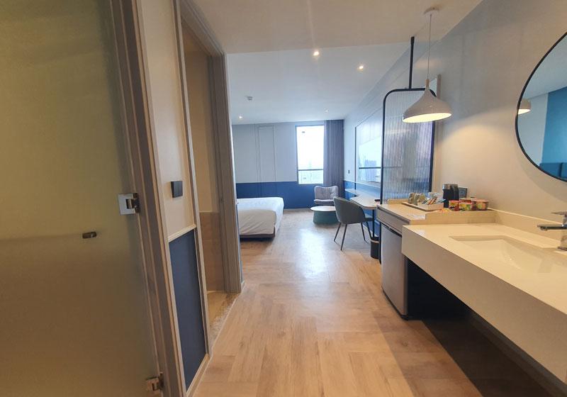 Khong gian phong ngu cua khach san. Anh: 