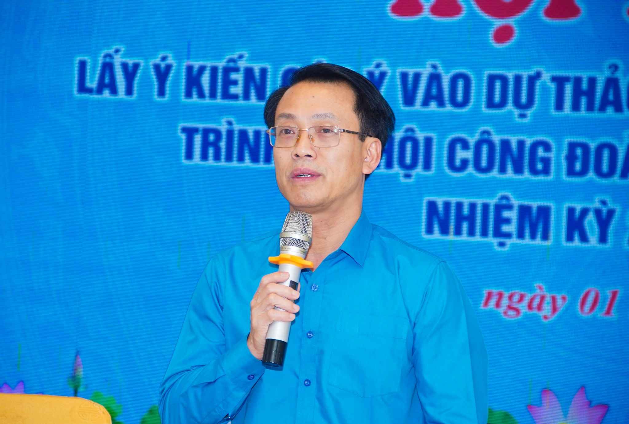 Pho Chu tich Lien doan Lao dong tinh Nghe An Nguyen Chi Cong ket luan hoi thao. Anh: Duy Chuong