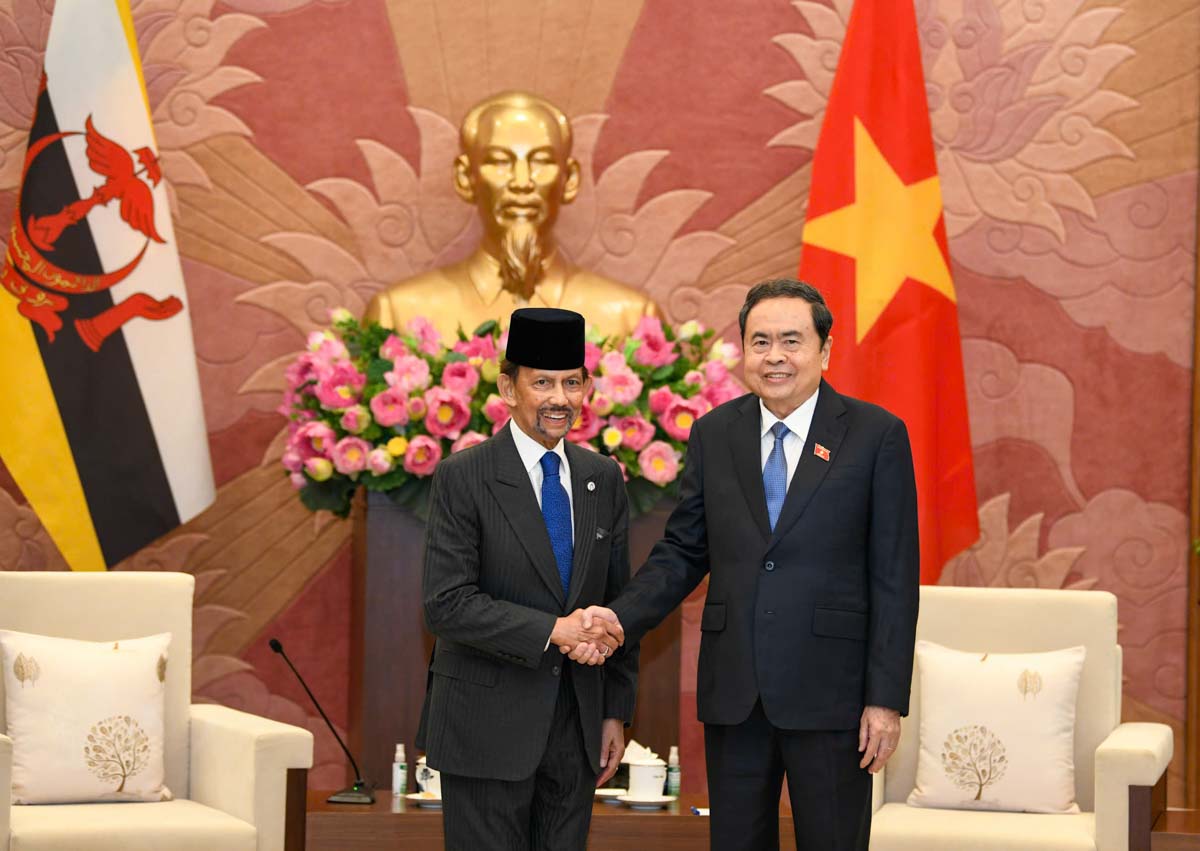 政治局員で国会議長のトラン・タイン・マンがブルネイ・ダルサラーム国のハジ・ハサナル・ボルキア国王と会談。写真: ハイ・グエン