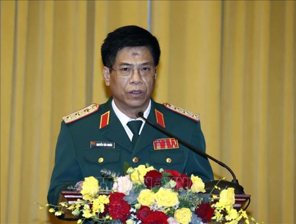 Senior Lieutenant General Nguyen Van Nghia - Deputy Chief of the General Staff of the Vietnam People's Army retired from December 1. Photo: VNA