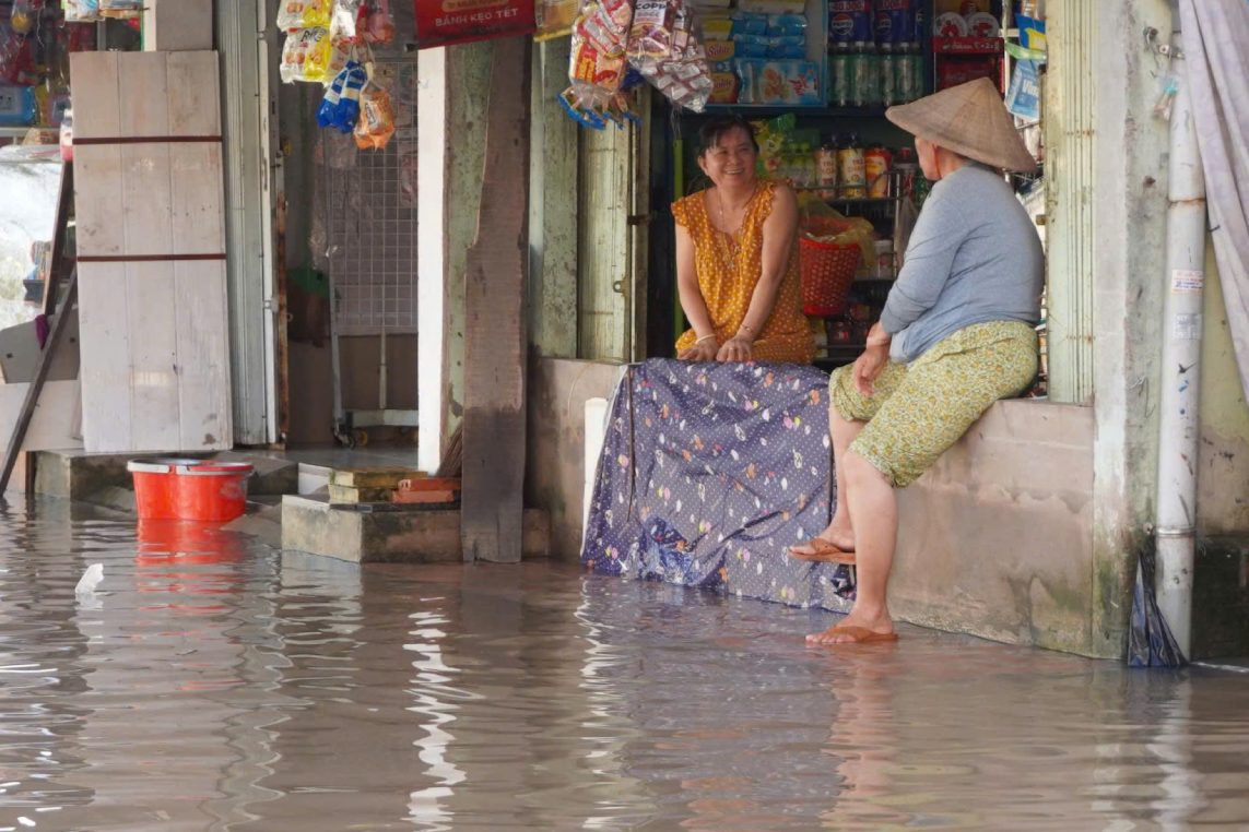 Truoc mat nha ba Kieu Oanh menh mong nuoc. Anh: Ta Quang