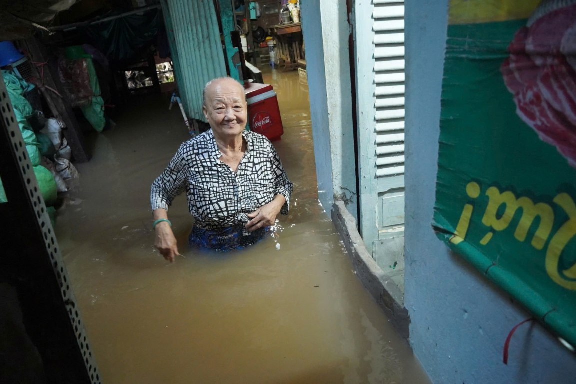 Nhieu vi tri canh cho Binh Thuy ngap sau den nua nguoi. Anh: Ta Quang