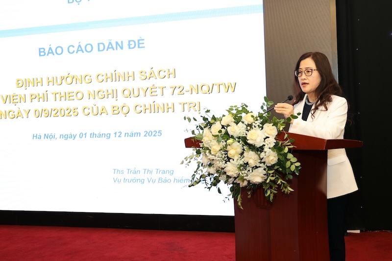 Ba Tran Thi Trang phat bieu tai hoi thao. Anh