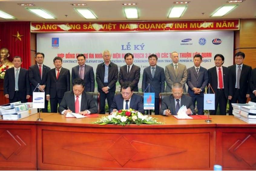 Dai dien PV Power va cac doi tac tai le ky ket Du an Nhon Trach 3&4 – buoc khoi dau cho cong trinh dien khi LNG. Anh: PV Power