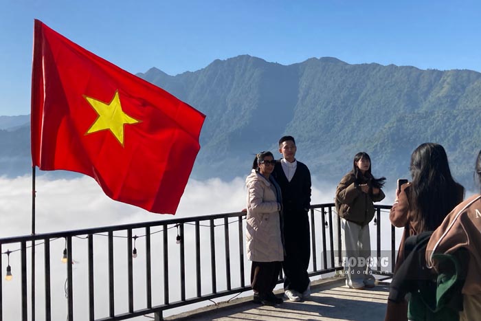 ディエンビエンは雲狩りの季節には驚くほど美しい