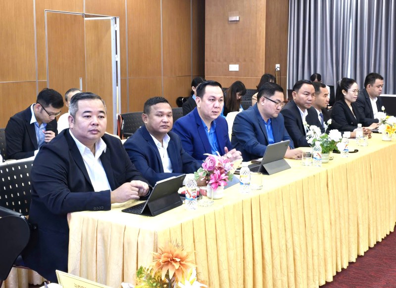 Cac can bo Cong doan Campuchia tham gia lop tap huan. Anh: Nam Duong