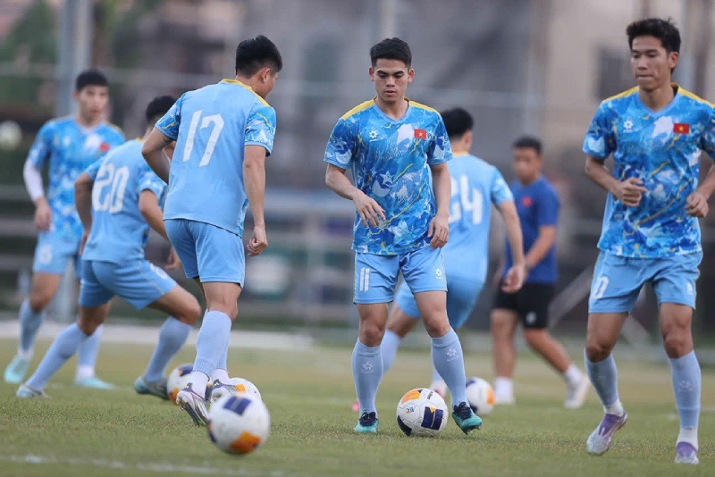 Toan doi da san sang cho tran dau gap U22 Lao. Anh: VFF