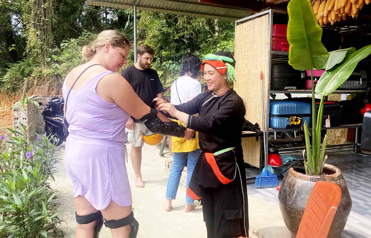 Khach nuoc ngoai an tuong voi su chuyen nghiep, than thien khi den voi homestay cua Ban Thi Tin. Anh: Huyen Trang.