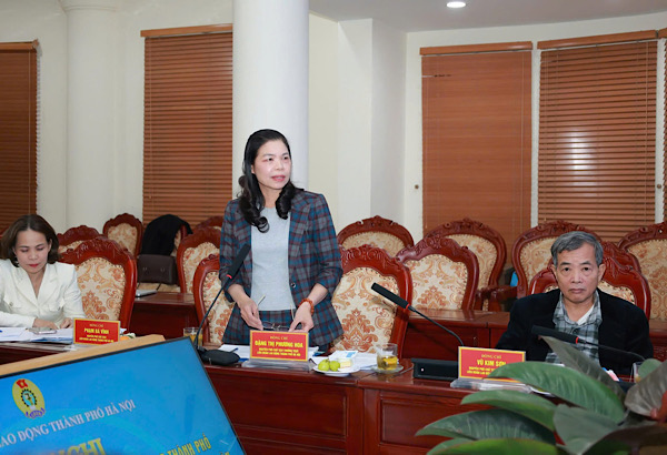 The leaders of the Hanoi City Labor Federation gave their opinions on the Draft Political Report of the 18th City Labor Union Congress. Photo: investor