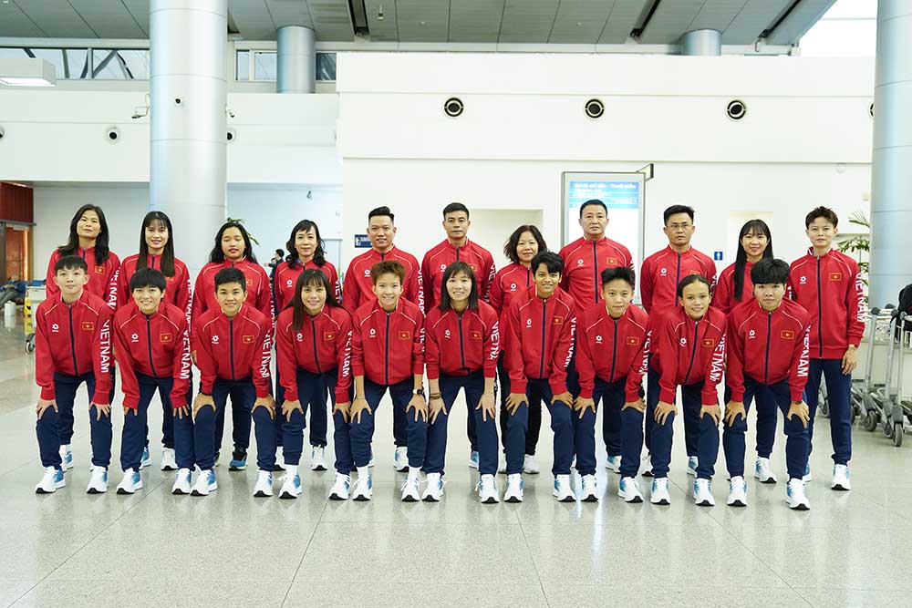 ベトナム女子フットサル代表が12月10日午前、タイへ出発。写真:クオック・カーン
