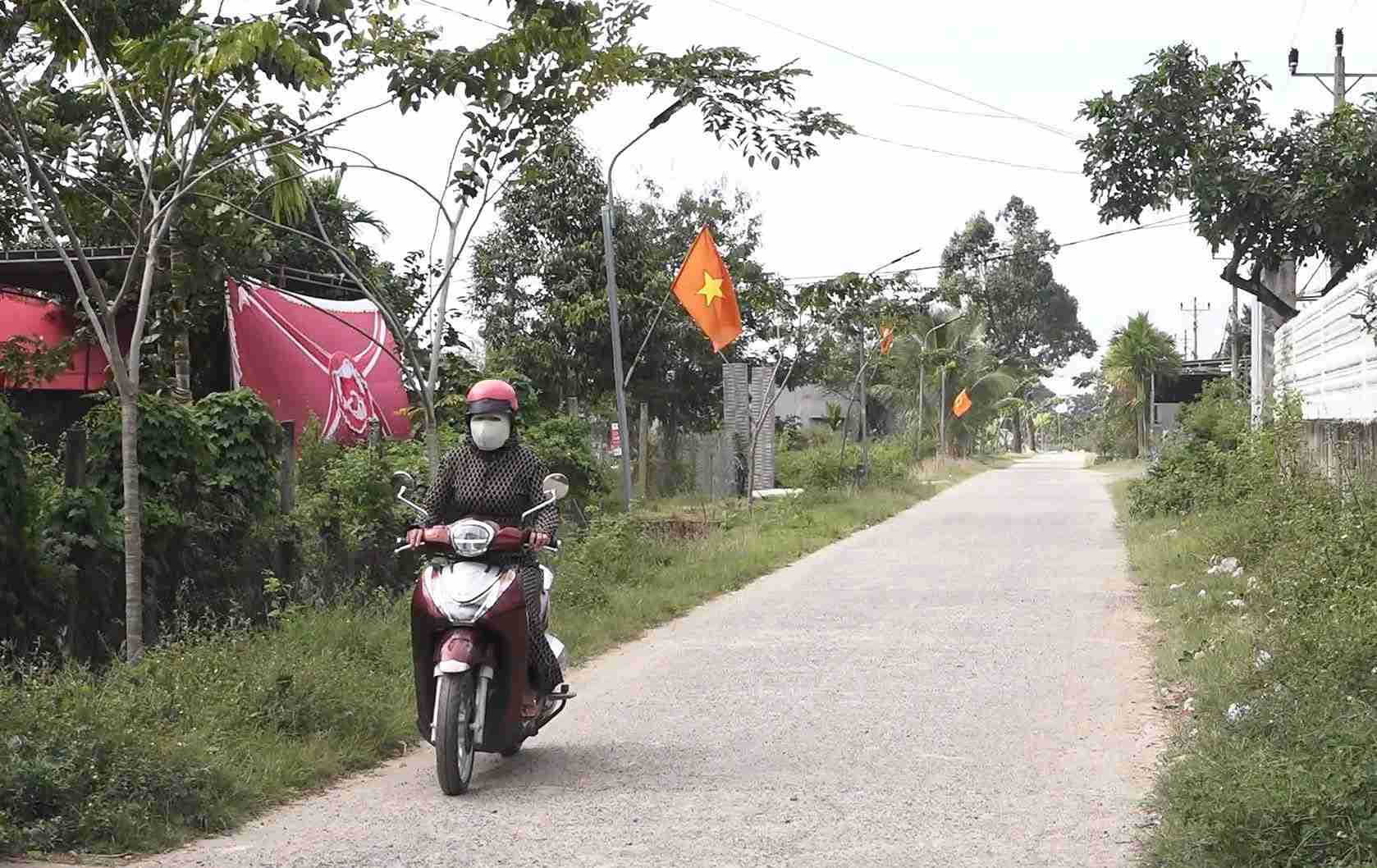 Ha tang giao thong o xa Dak Lieng ngay mot dong bo, khang trang. Anh:Thanh Thuy