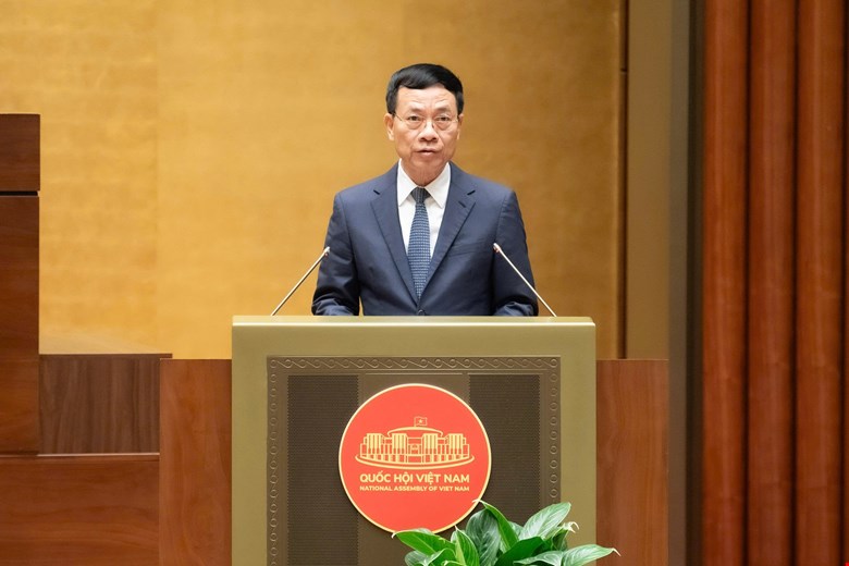 Bo truong Bo truong Bo Khoa hoc va Cong nghe Nguyen Manh Hung. Anh: Media Quoc hoi