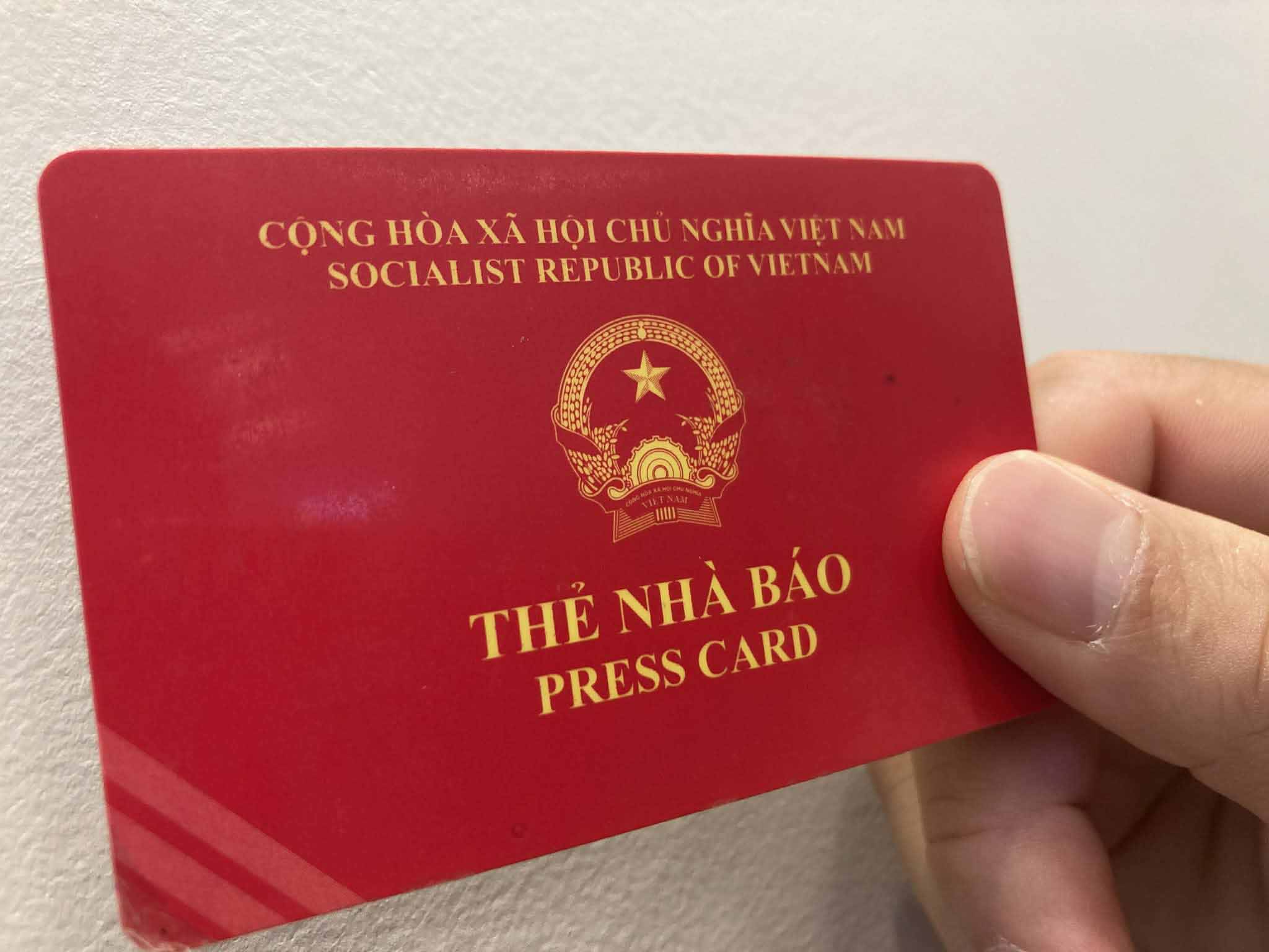 初めてジャーナリスト証を授与された人は、職業倫理研修クラスを受ける必要があります。写真:Cao Nguyen.