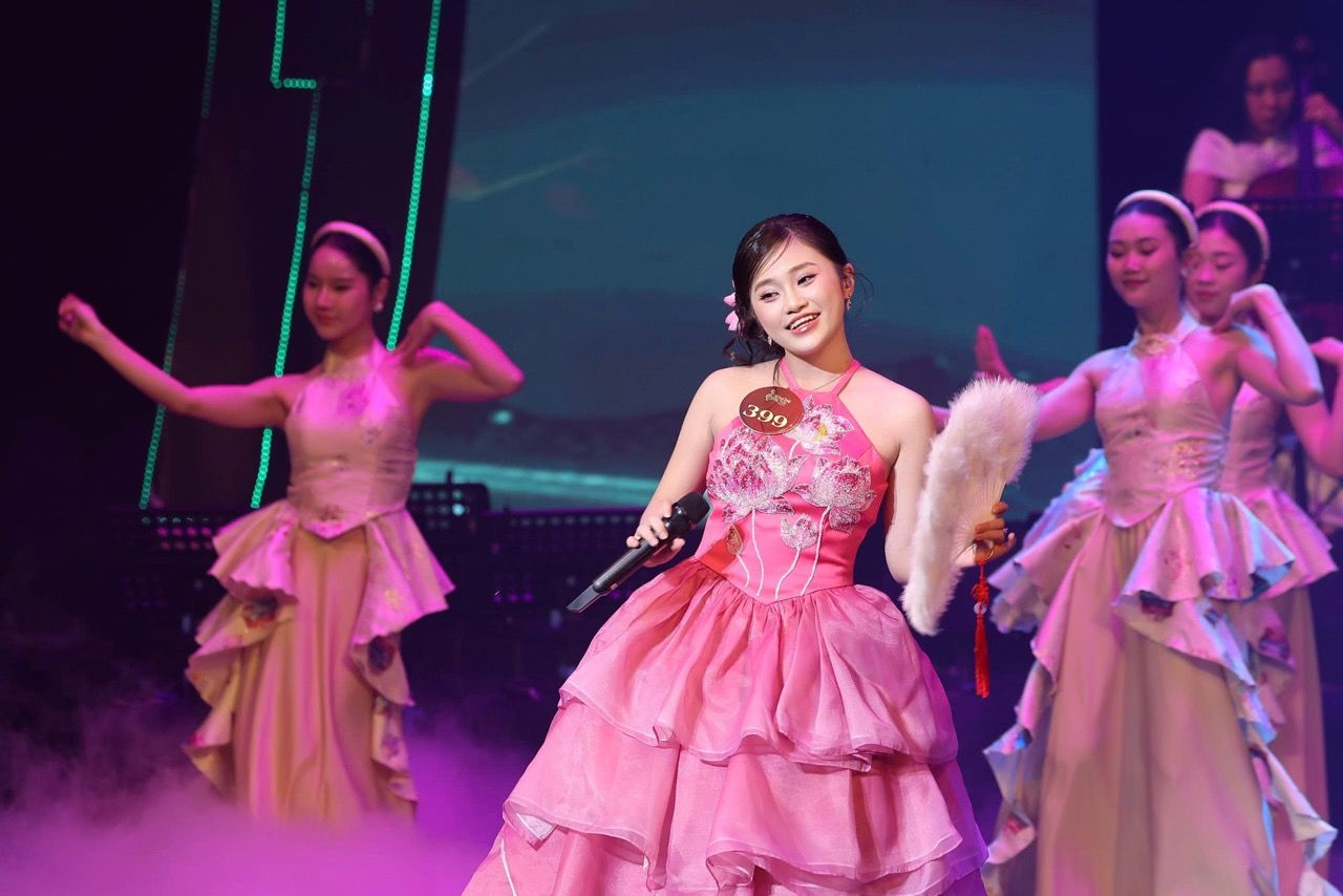 Gia Linh gay an tuong voi giam khao qua phan thi cua minh. Anh: Nhan vat cung cap.