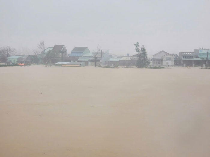 Ngap lut o Quy Nhon trong dot mua lu thang 11.2025. Anh: Thanh Tuan