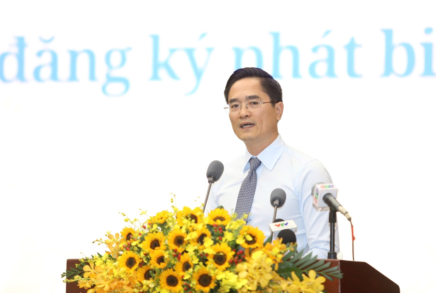 Giam doc So Xay dung TPHCM Tran Quang Lam tra loi chat van. Anh: Ngo Tung