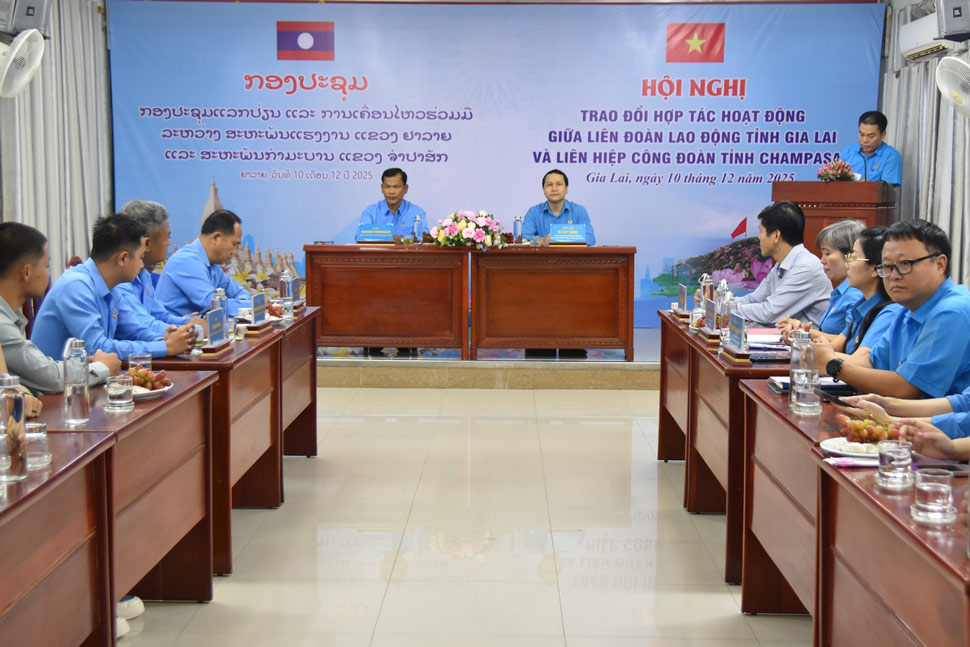 Quang canh hoi nghi. Anh: Vy Vy