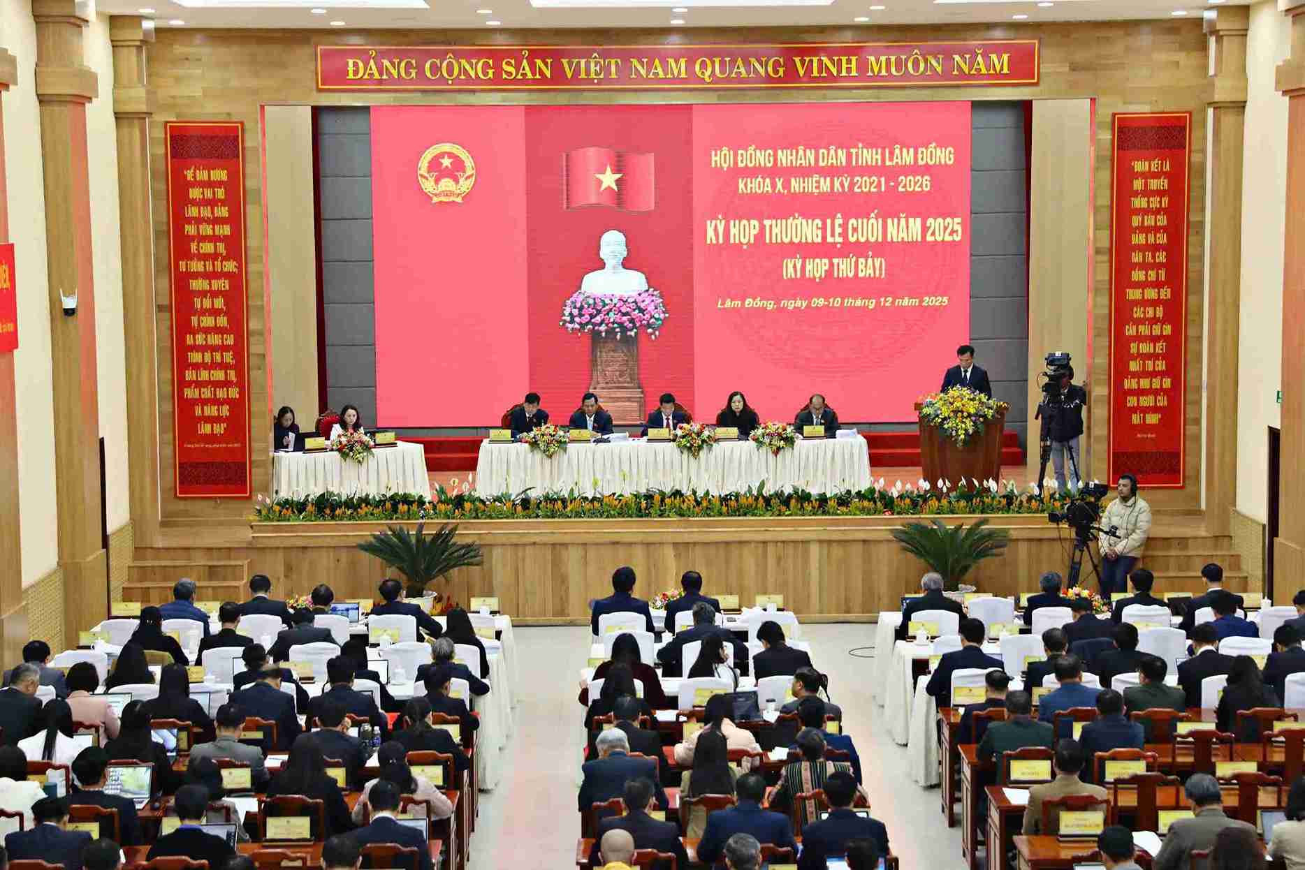 Quang canh Ky hop thu 7 HDND tinh Lam Dong. Anh: Phuc Khanh