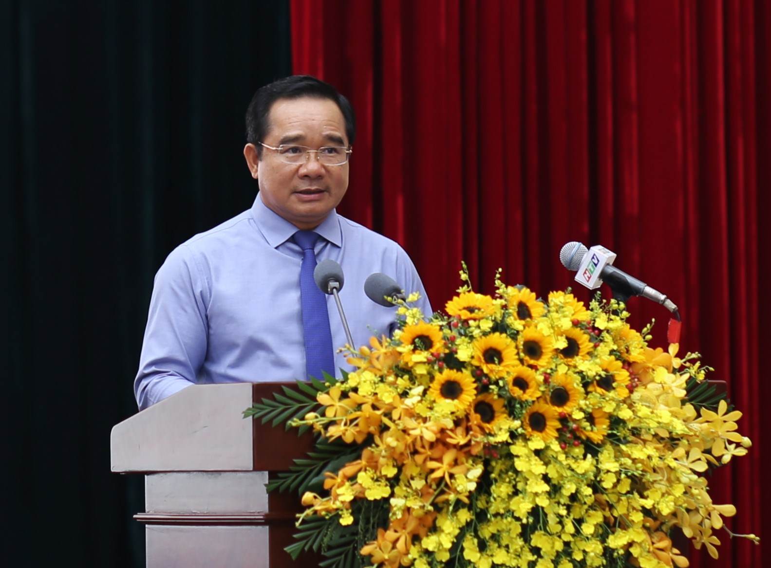 Chu tich UBND TPHCM Nguyen Van Duoc phat bieu tai ky hop. Anh: Ha Khanh