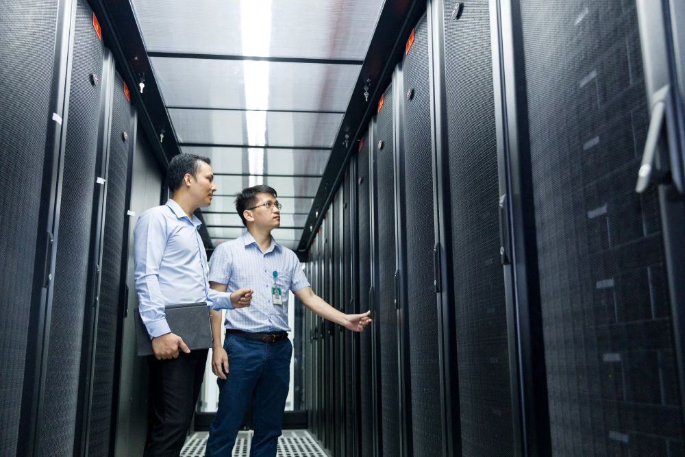 Ben trong Trung tam Du lieu Viettel