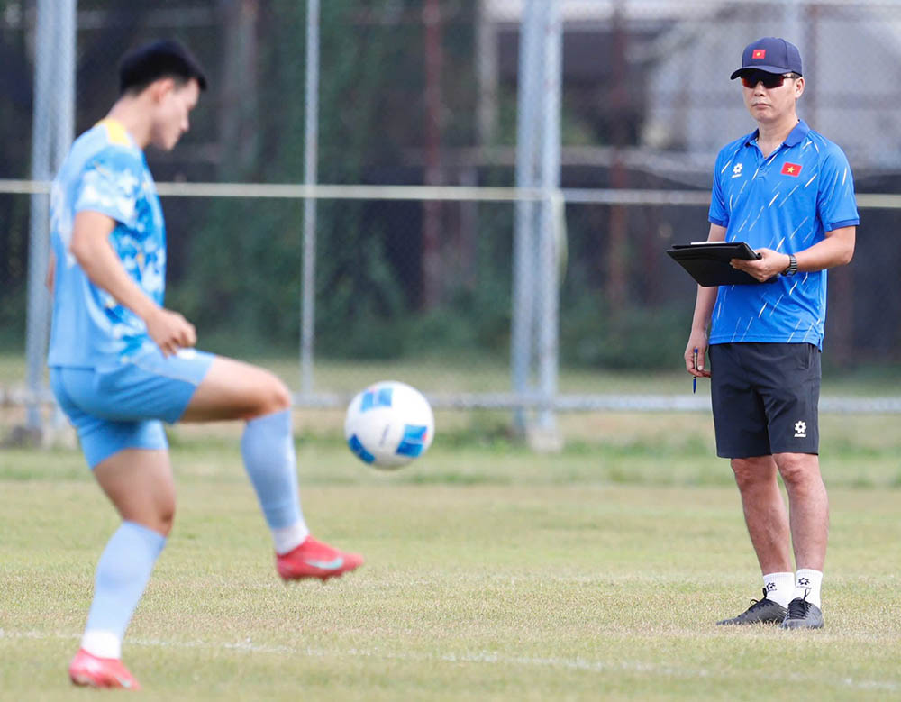 Huan luyen vien Kim Sang-sik cho biet ban huan luyen da nghien cuu ki U22 Malaysia. Anh: VFF