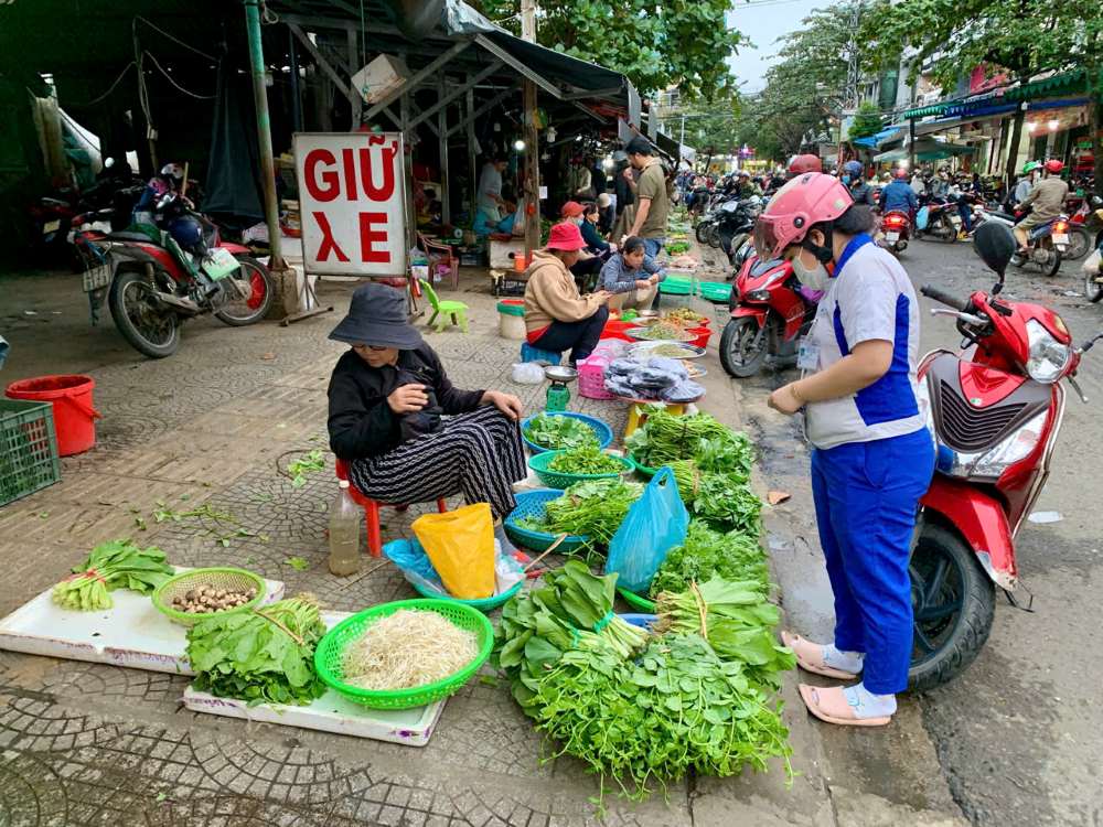 Gia rau cu qua van chua co dau hieu ha nhiet, song gia ot lai tang cao bat ngo. Anh: Thanh Huyen