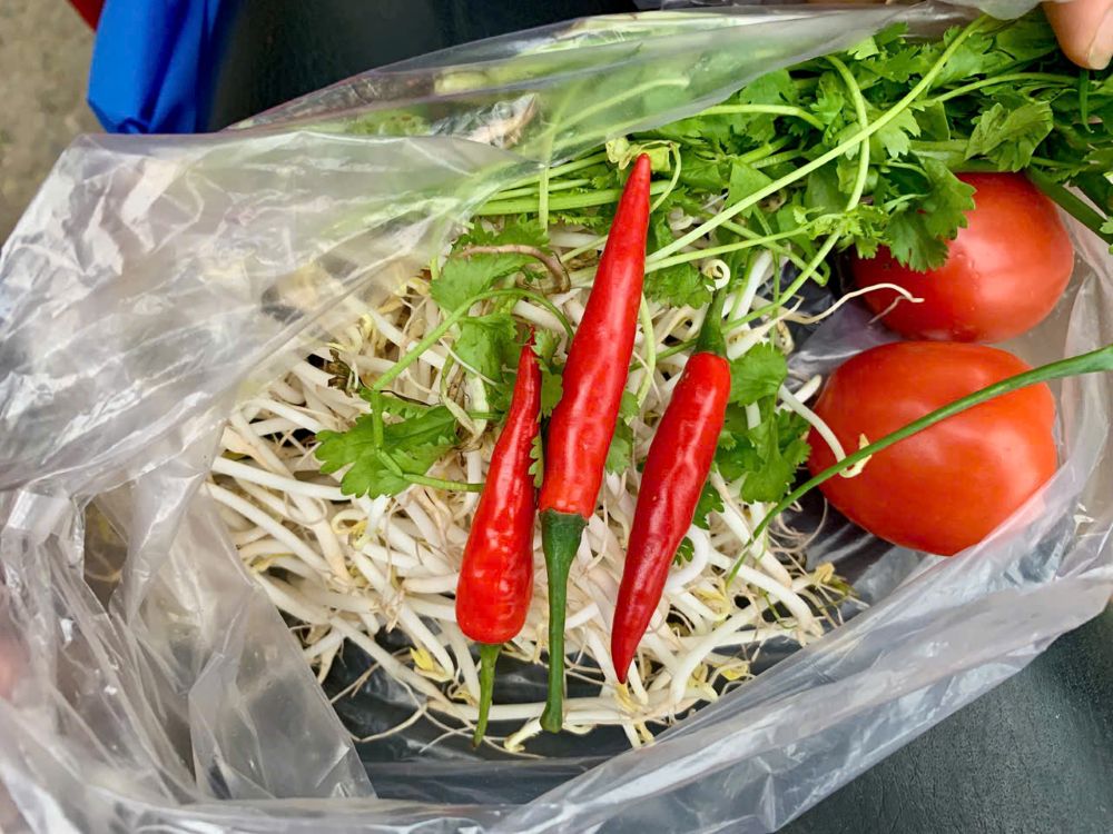 Nguoi tieu dung bat ngo vi ot tuoi 1.000 dong/1 qua. Anh: Thanh Huyen