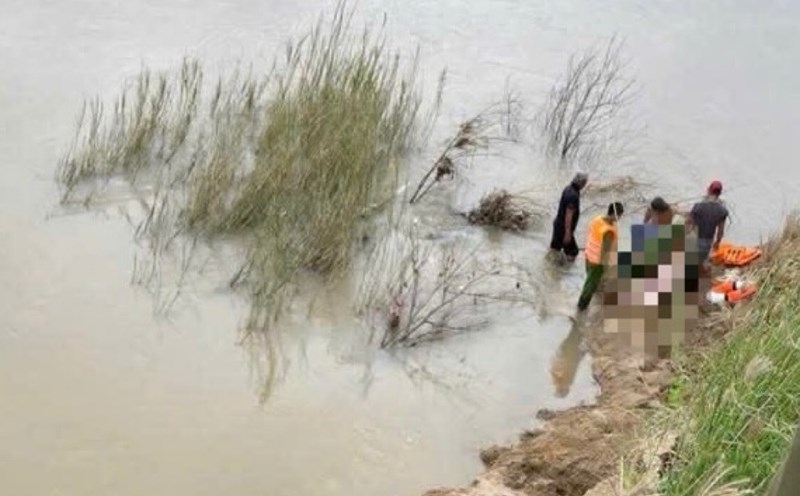 Nghe An traffic police promptly rescue a male student who was about to ...